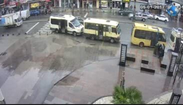 Arnavutköy Merkez Minibüs Durağı Canlı izle