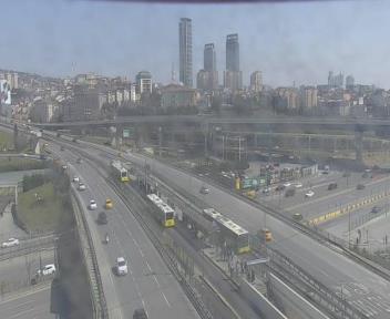 D100 Uzunçayır Kavşağı Canlı Mobese izle