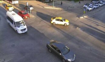 Bornova Stadyum Kavşağı Canlı Yayın Mobese izle