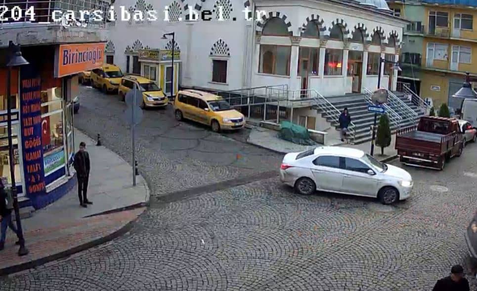 Trabzon Çarşıbaşı Camii Canlı Mobese izle