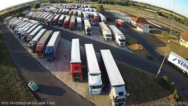 Rajka Sınır Kapısı Canlı Dinlenme Tesisleri izle